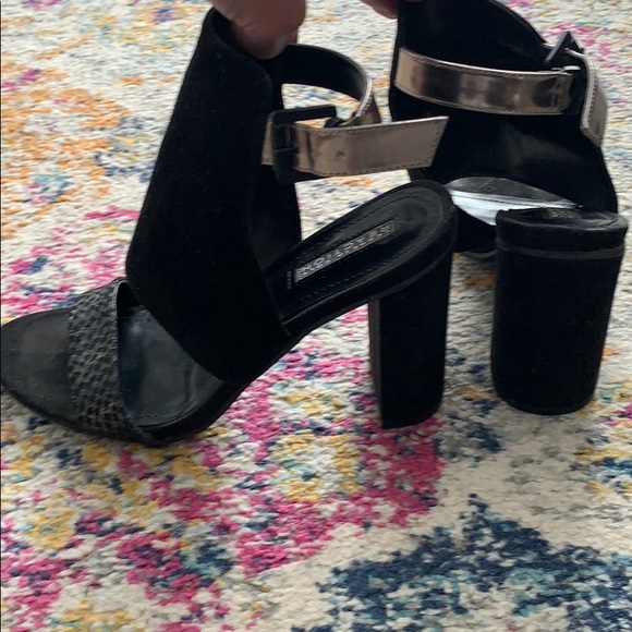 Kenneth Cole Reaction black suede heels - Picture 3 of 5